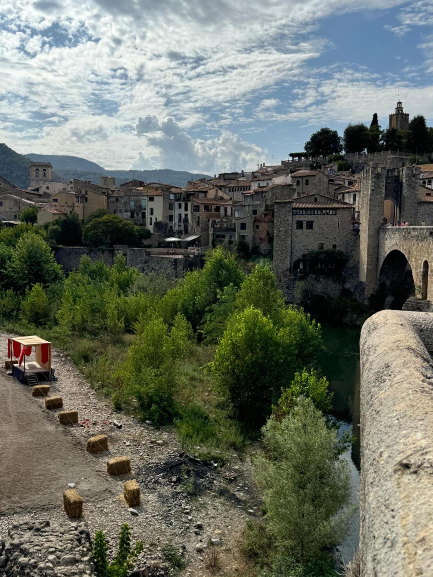 Besalu Pont Vell Apartment 外观 照片